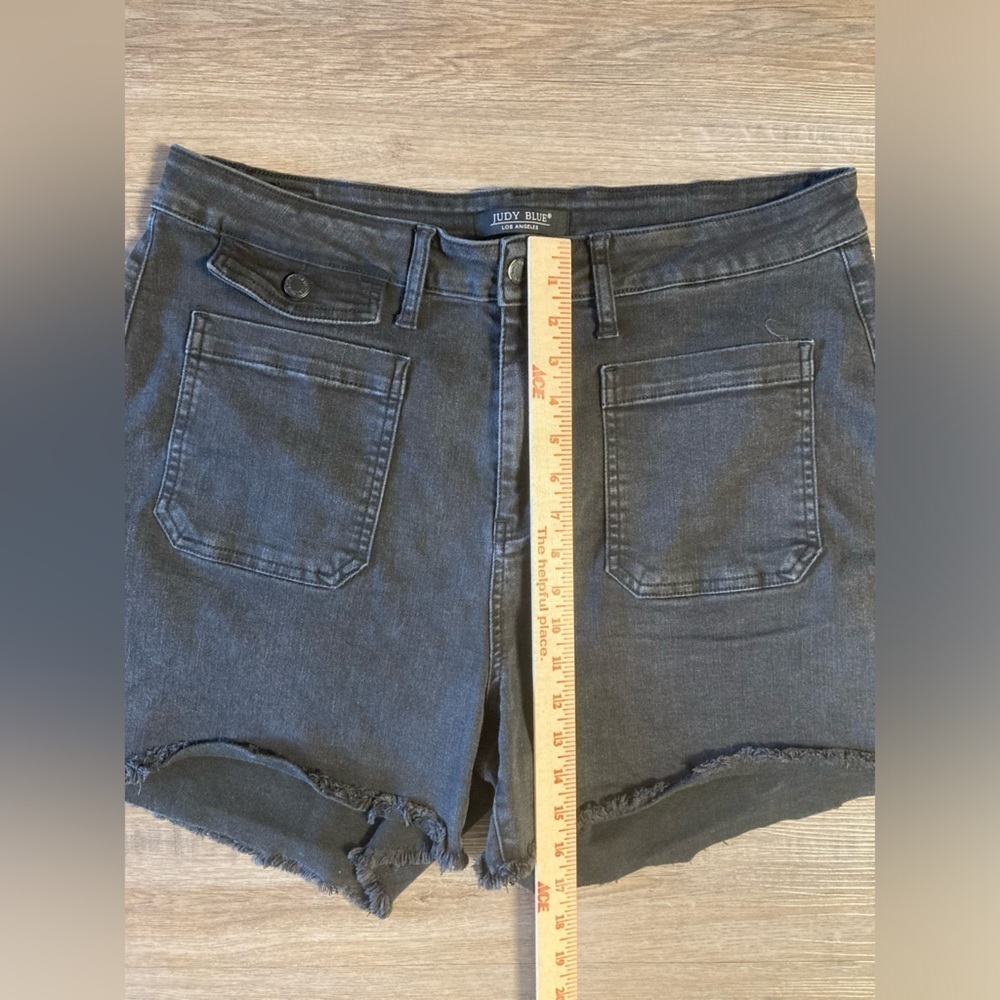 Judy Blue Shorts 3X Faded Black Fray Hem High Rise Cut-Off - Picture 9 of 12